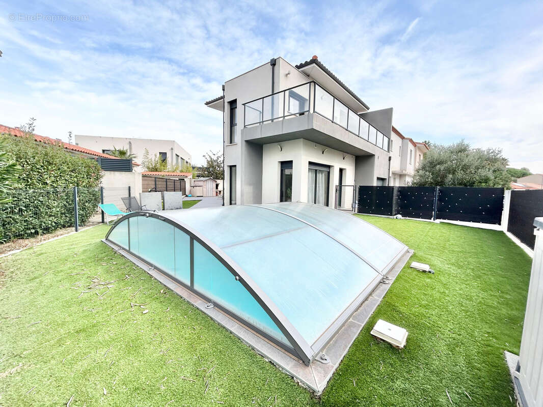 Maison à SAINT-ESTEVE