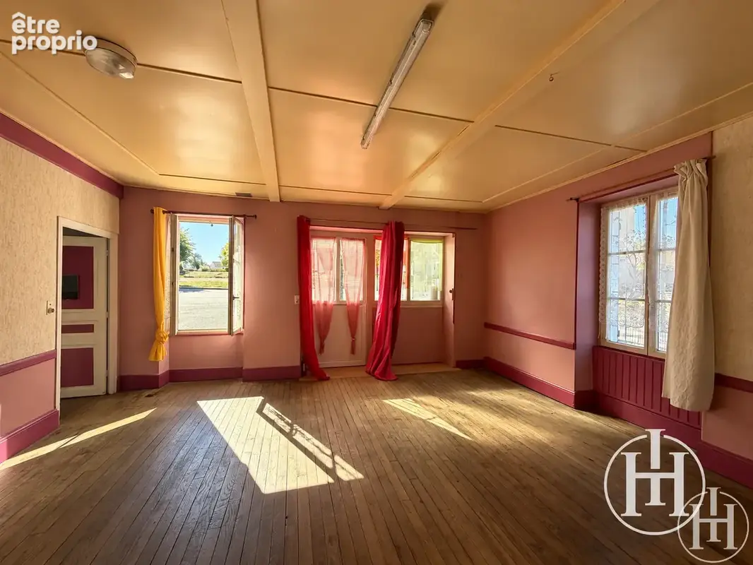 À saisir : petit prix   maison de 208 m2 avec garage, caves et terrains - - photo 4