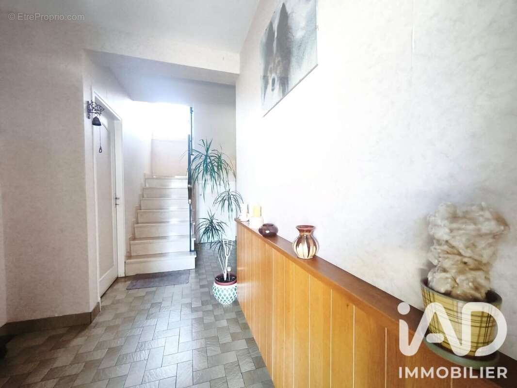 Maison 100 m² à Aurillac  - photo 2