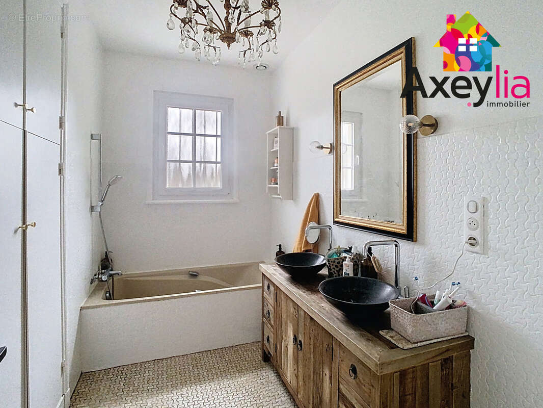 Maison à SAINT-VINCENT-DE-BOISSET