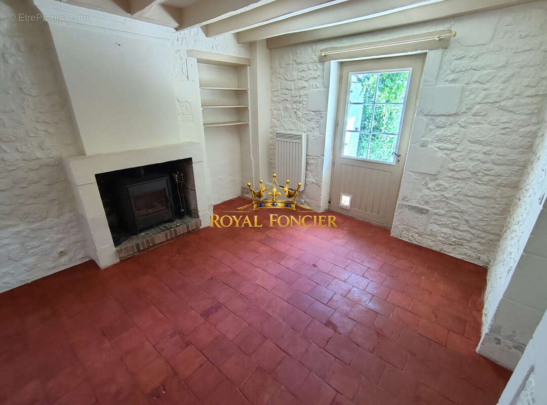 Maison 155 m² à Theneuil  - photo 5