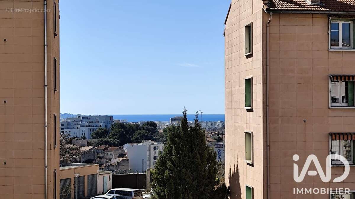 Appartement 69 m² à Marseille-4e  - photo 2