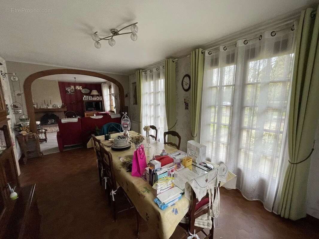 Maison à EPAIGNES