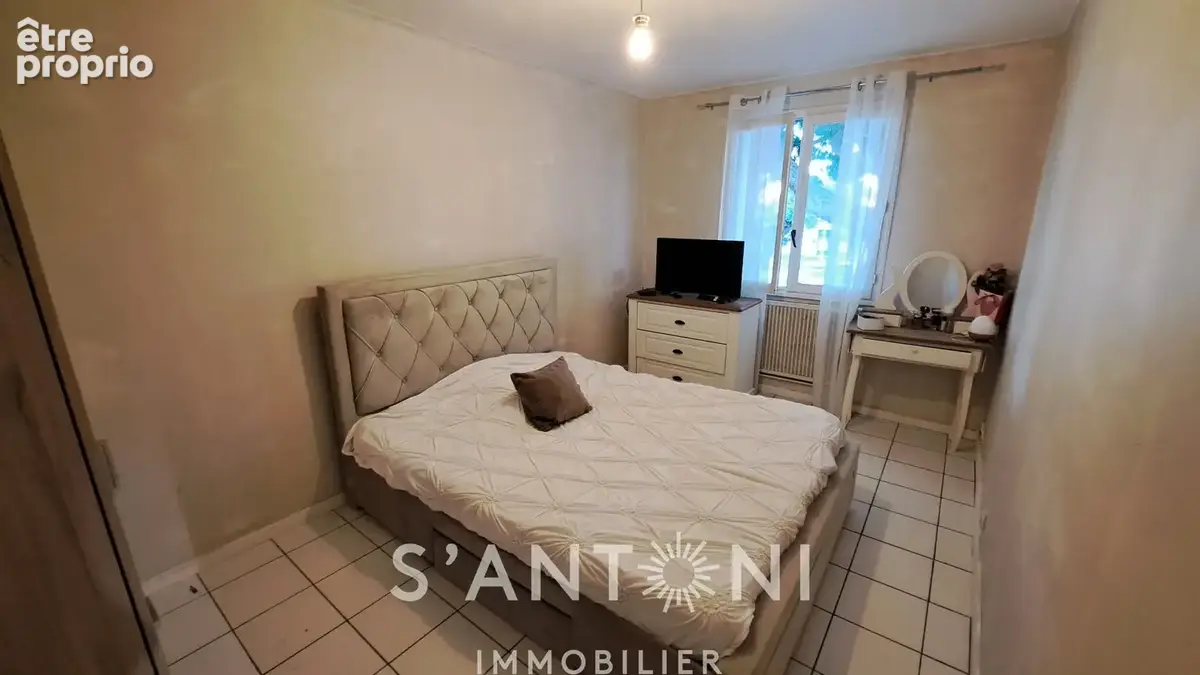 Agde  spacieux t4 rénové  85 m²  3 chambres  balcon  parking - photo 11