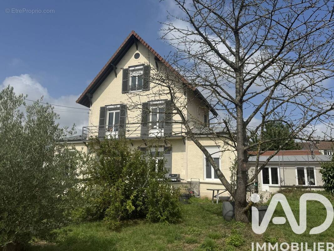 Photo 1 - Maison à COMPIEGNE