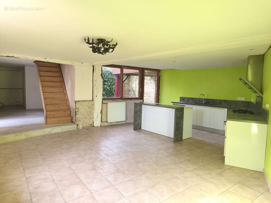 Maison à COUTRAS