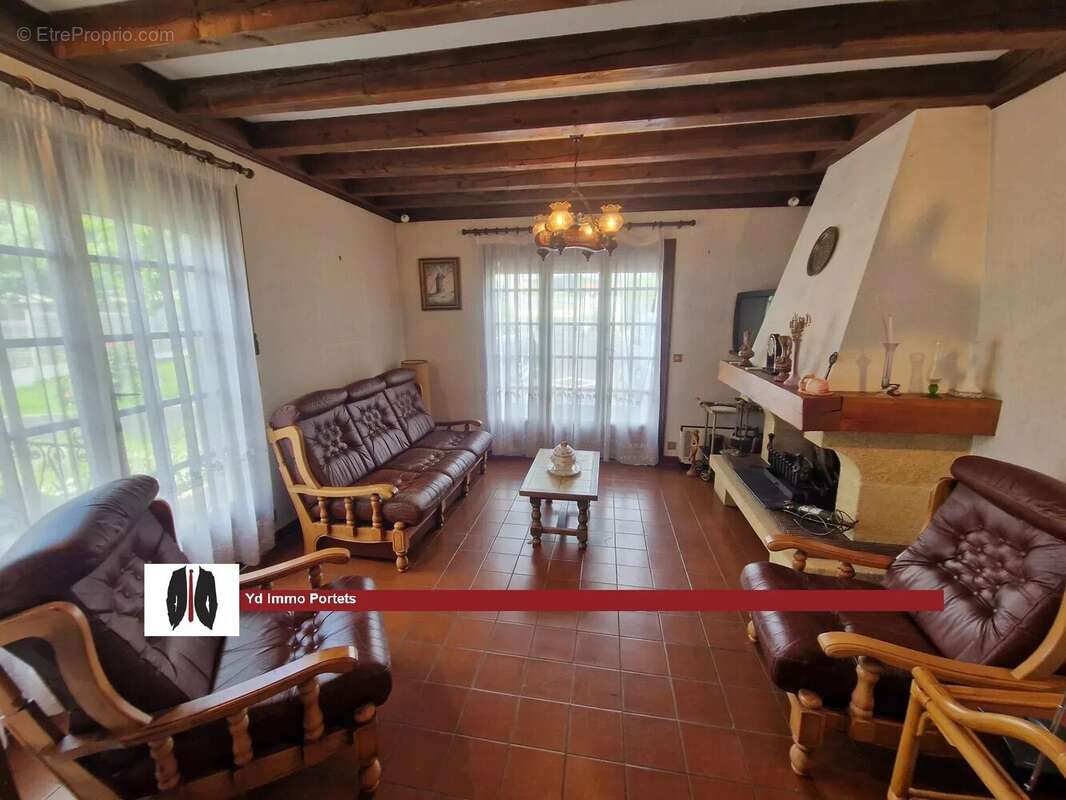 Maison à LEOGNAN