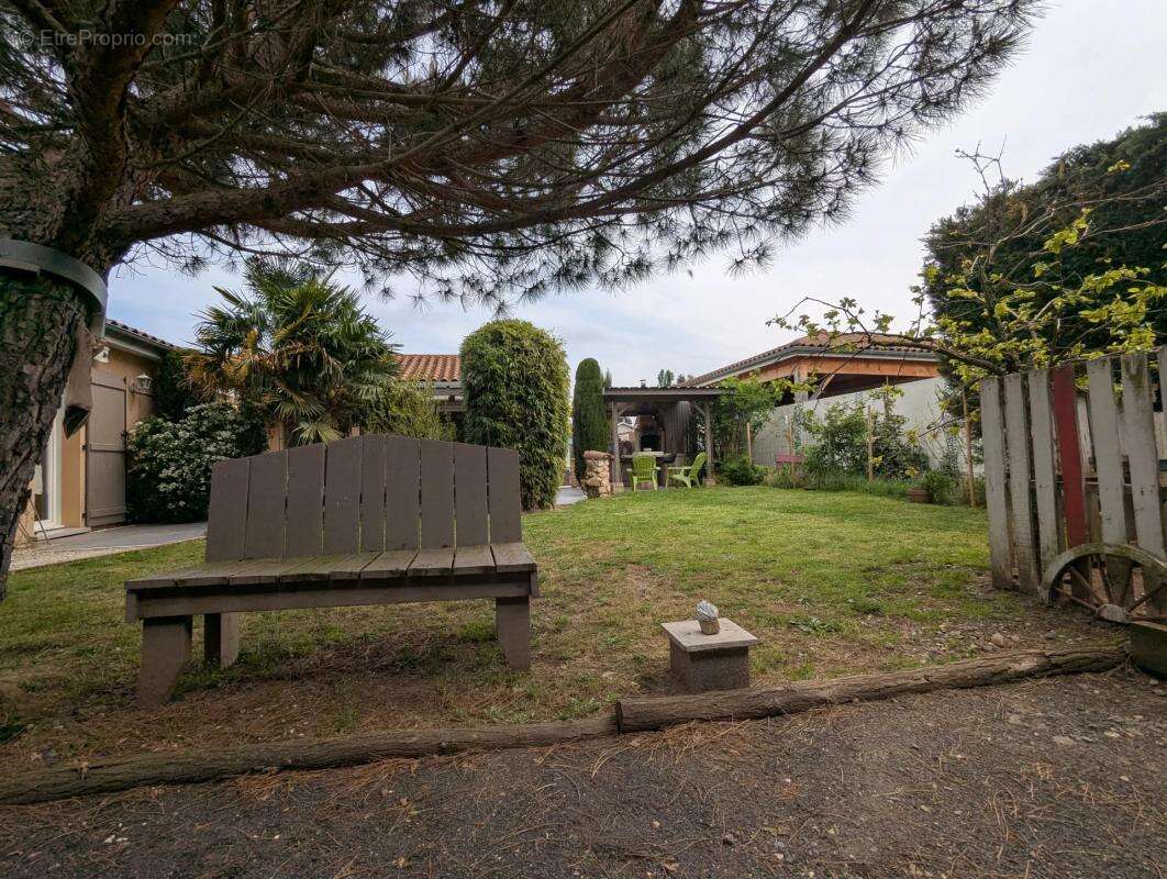 Maison à VEAUCHETTE