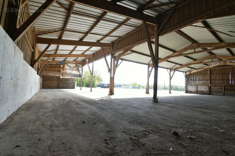 Commerce à LA FERTE-MACE