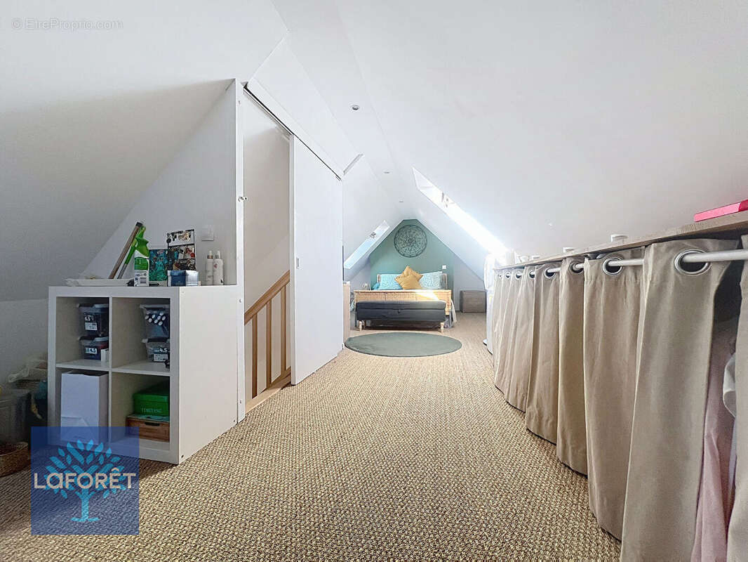 Maison à LE COUDRAY-MONTCEAUX