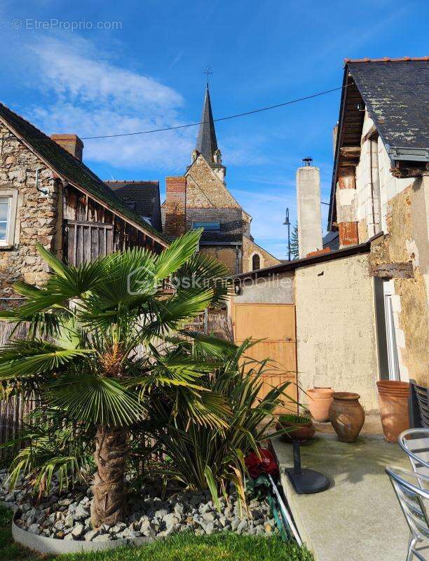 Maison à SOULAIRE-ET-BOURG