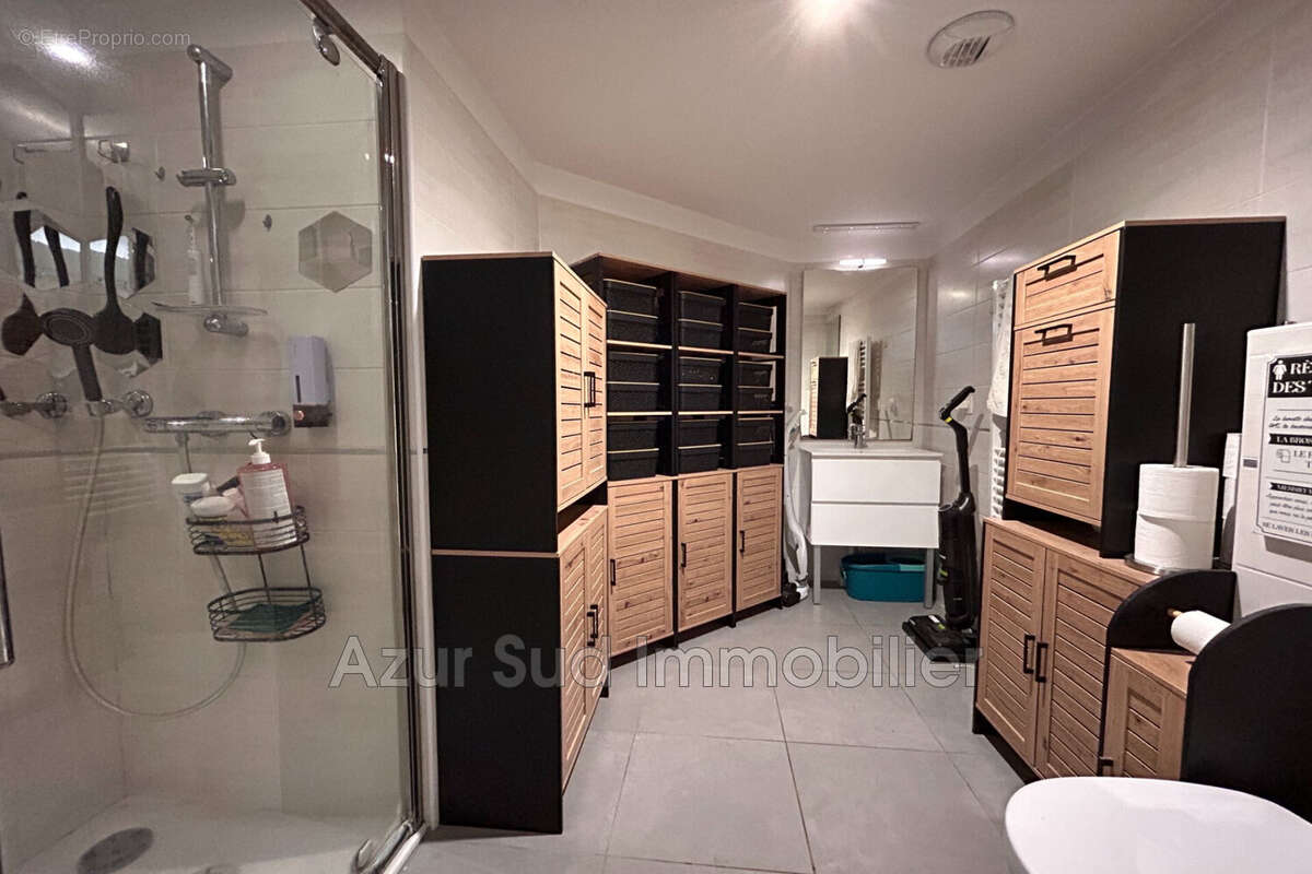 Appartement à VALLAURIS