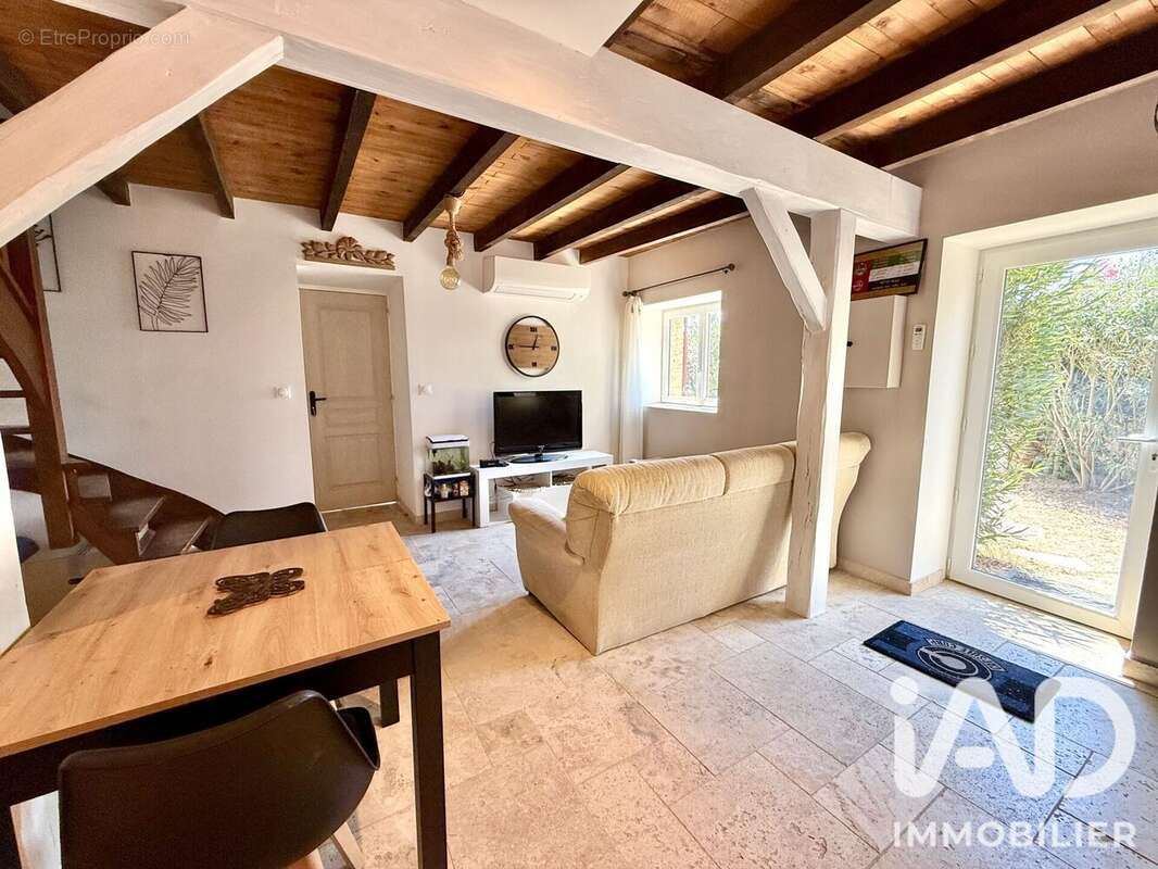Maison 57 m² à Uchaux  - photo 6