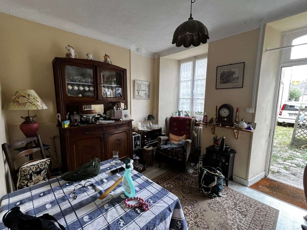 Maison à ARNAC-LA-POSTE