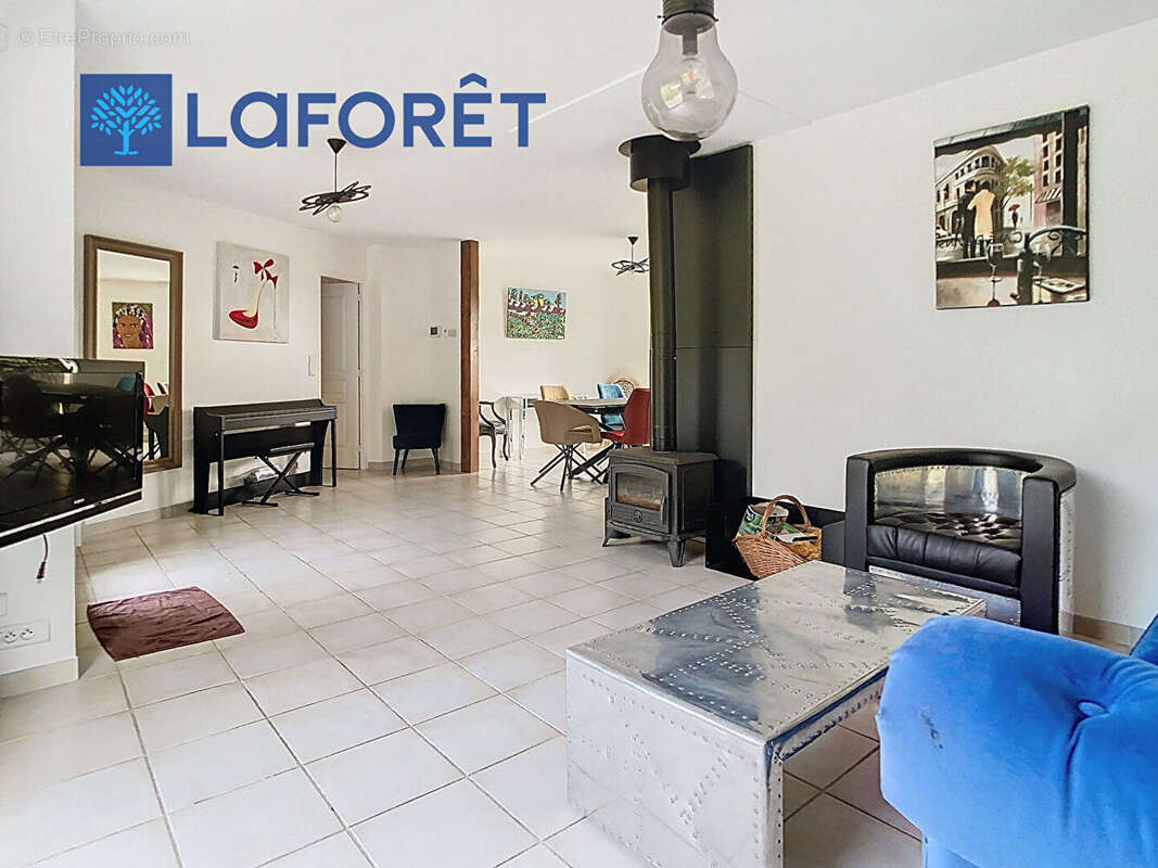 Maison à MUR-DE-BRETAGNE