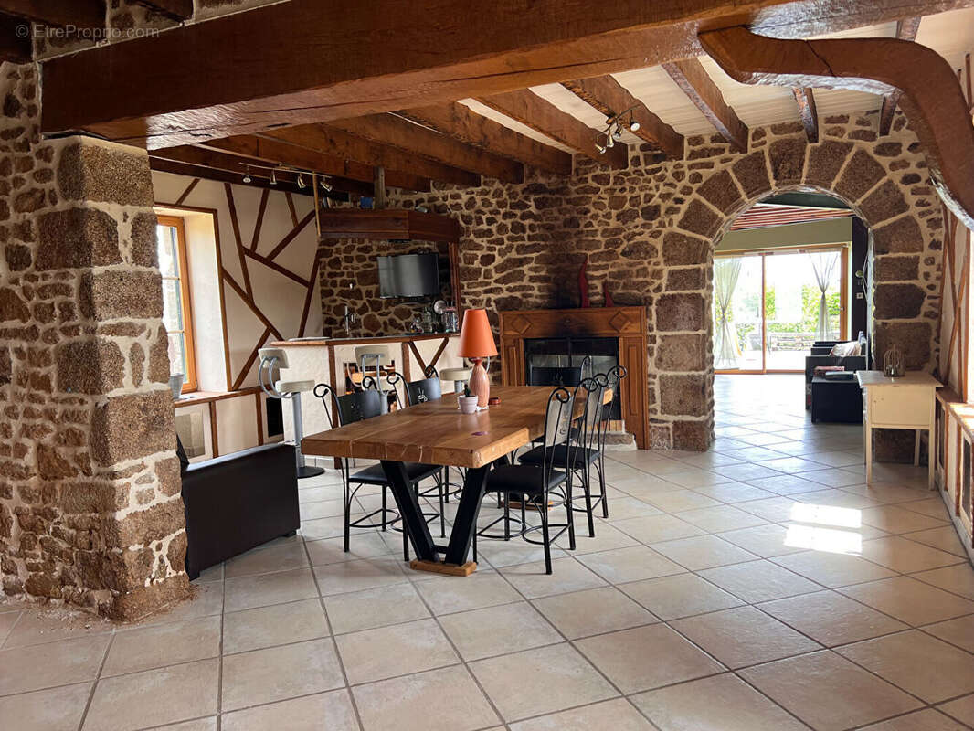 Maison à COLOMBIERS-DU-PLESSIS