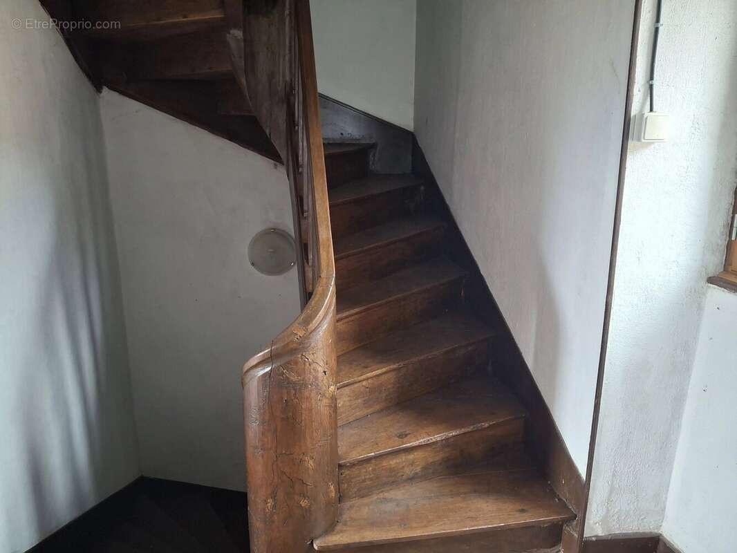 Charmante maison de caractère en pierre avec jardin dans un hameau paisible - photo 11