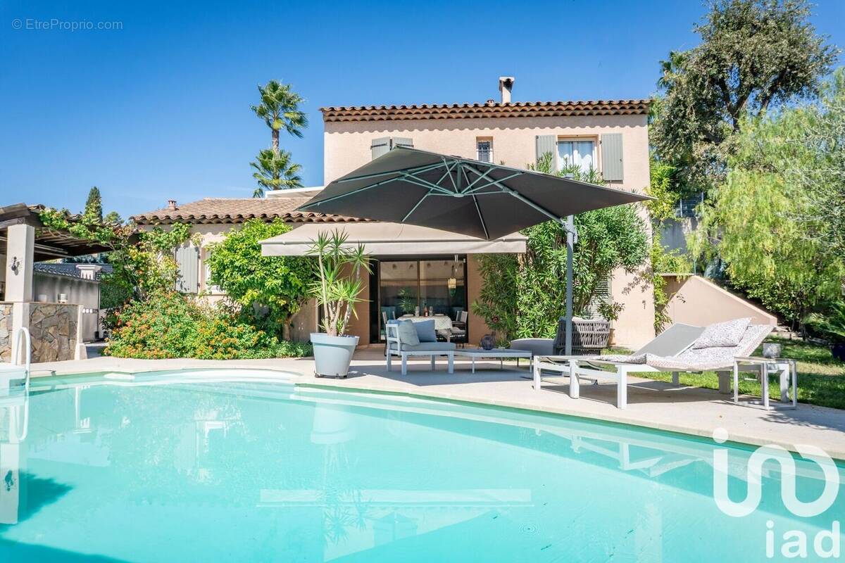 Photo 1 - Maison à LA ROQUETTE-SUR-SIAGNE