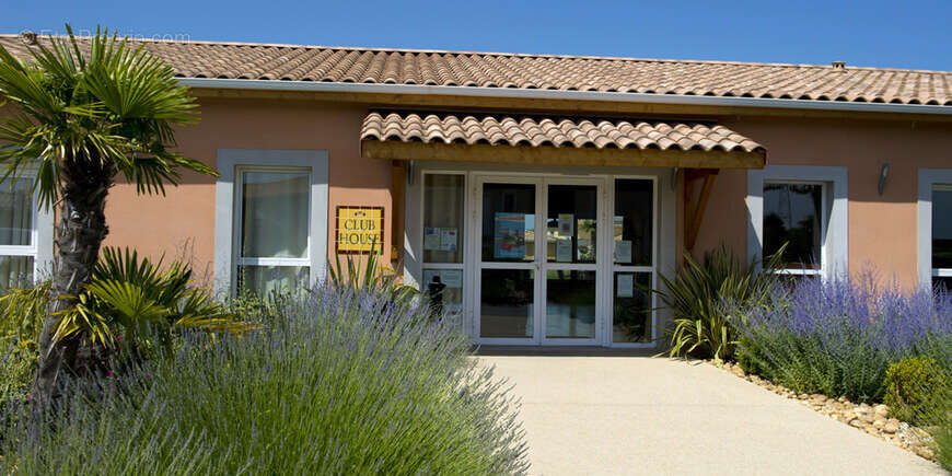 Maison à JONQUIERES-SAINT-VINCENT