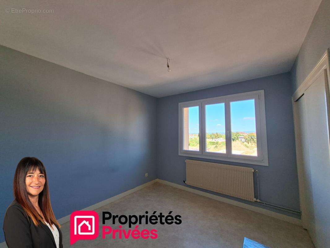 Appartement Riorges T5 + balcons + garage - photo 7