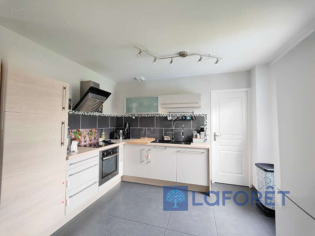 Maison à OLLAINVILLE