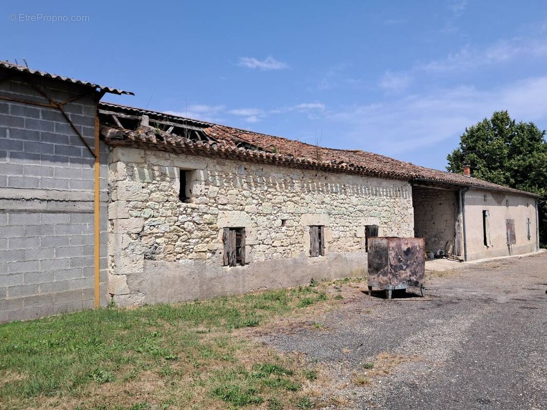 Maison à LAROQUE-TIMBAUT