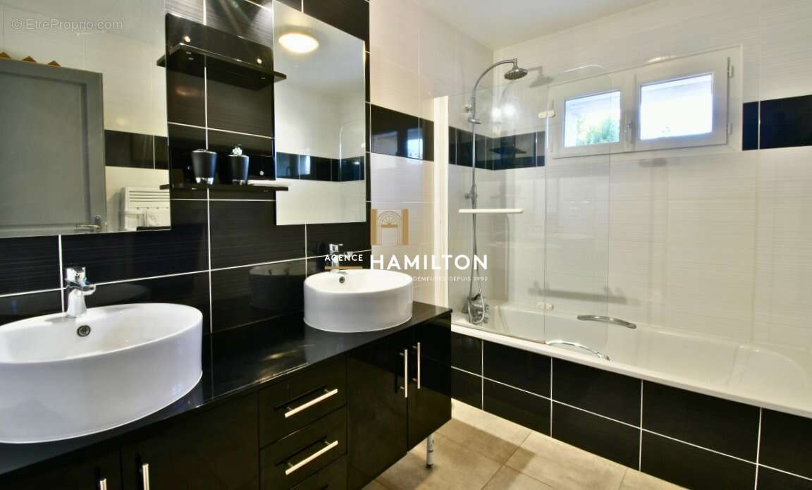 Maison à VILLENEUVE-SUR-VERE