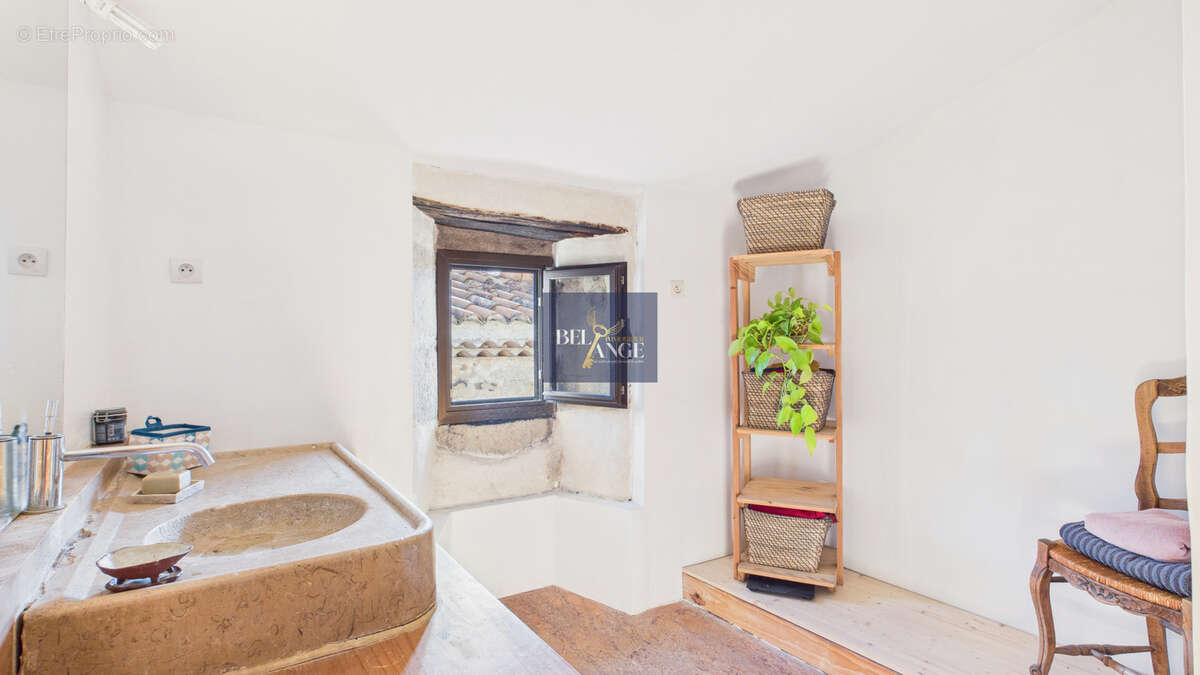 Maison à SAINT-PAUL-LE-JEUNE