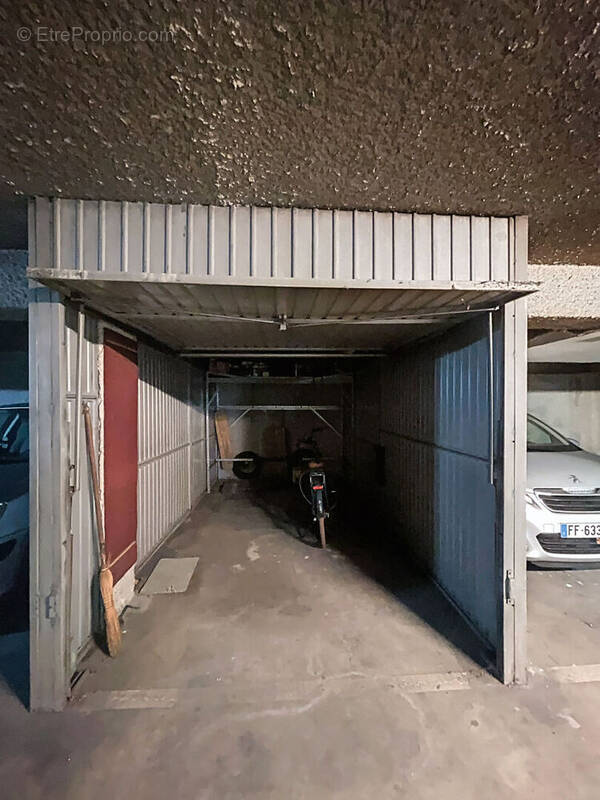 Parking à PARIS-19E