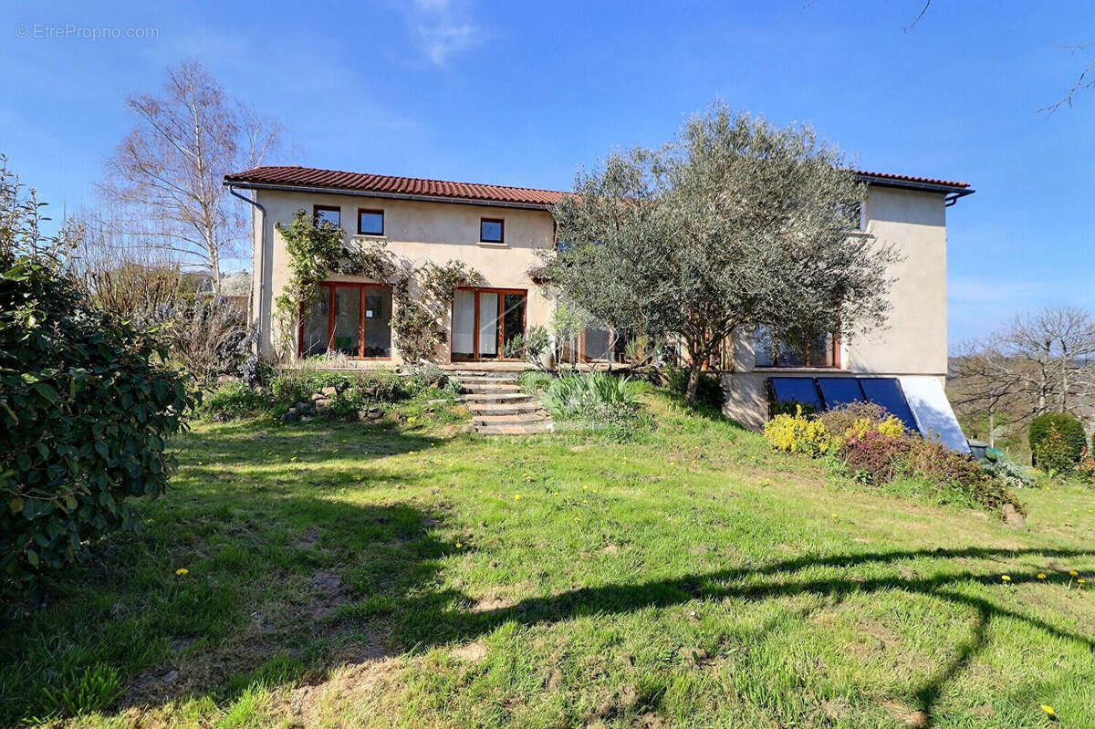 Maison à VIAZAC