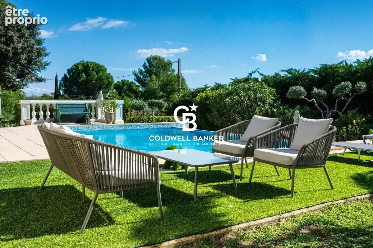 Roquebrune-sur-argens  villa de plain-pied avec piscine à débordement - photo 3