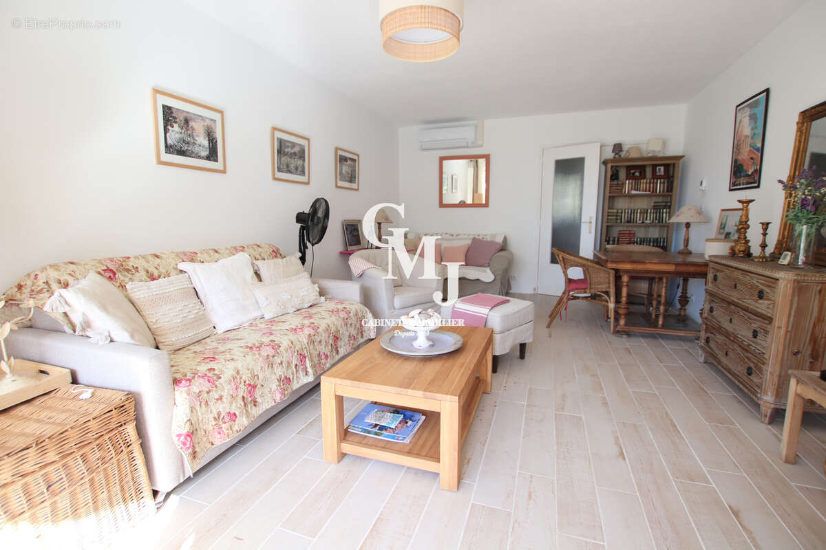 Appartement à SAINT-RAPHAEL