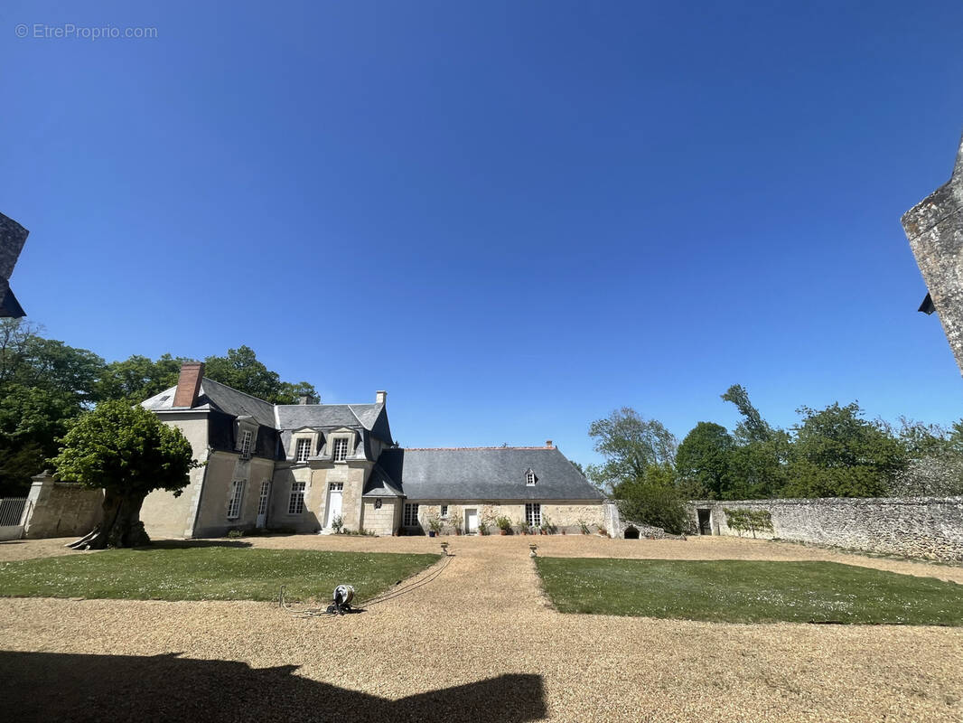 Maison à NEUVY-LE-ROI