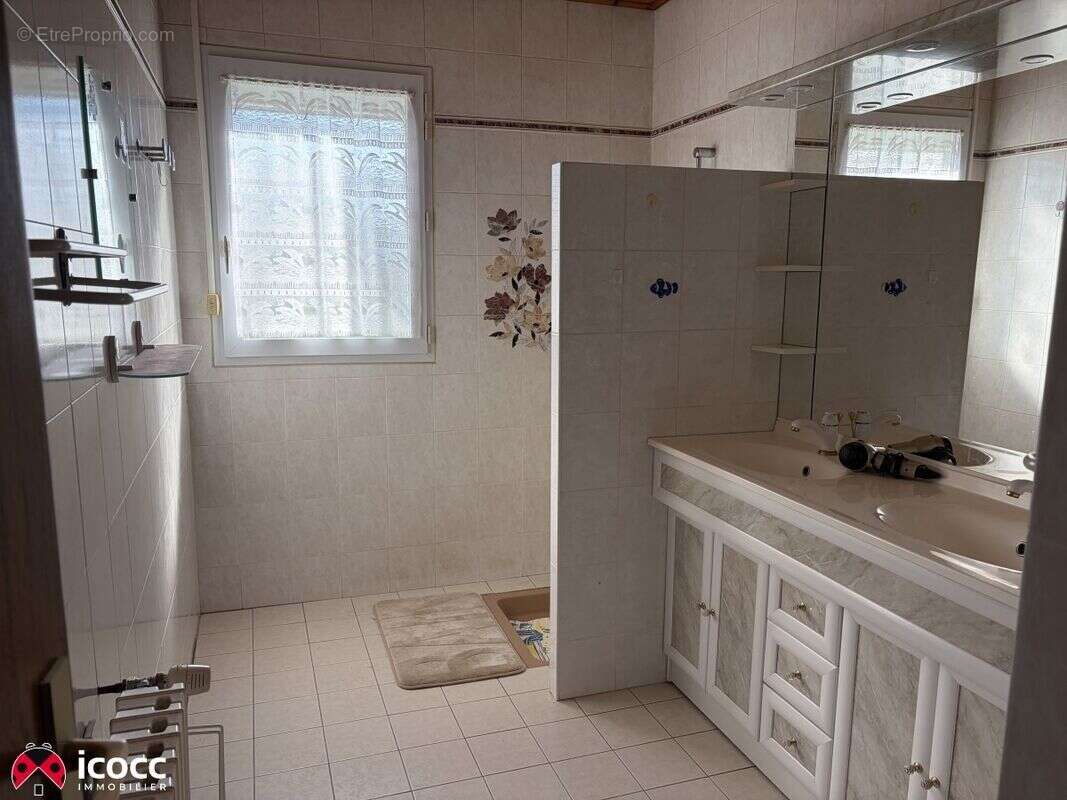 Maison à PUYRAVAULT