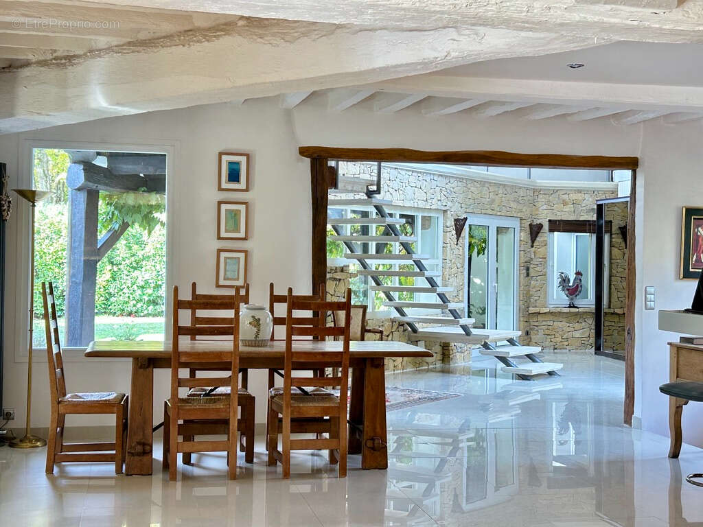 Maison à HOUDAN