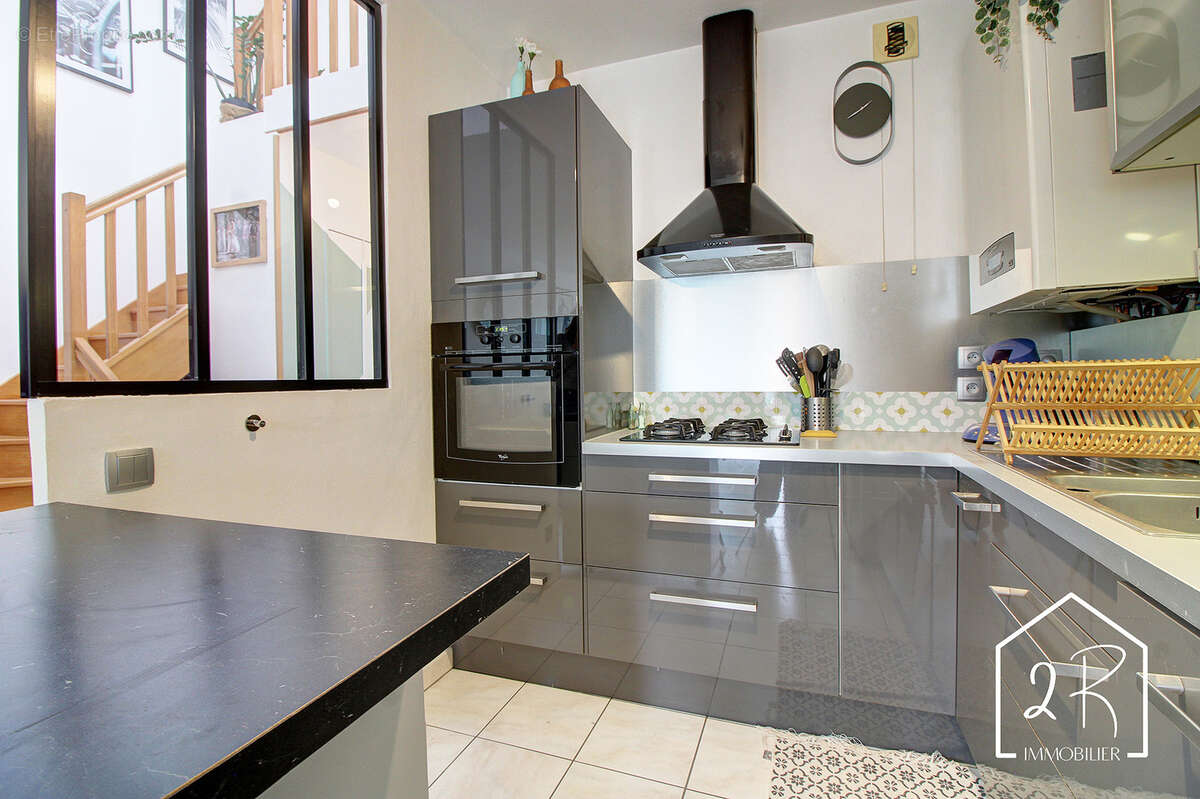 Appartement à SIMANDRES