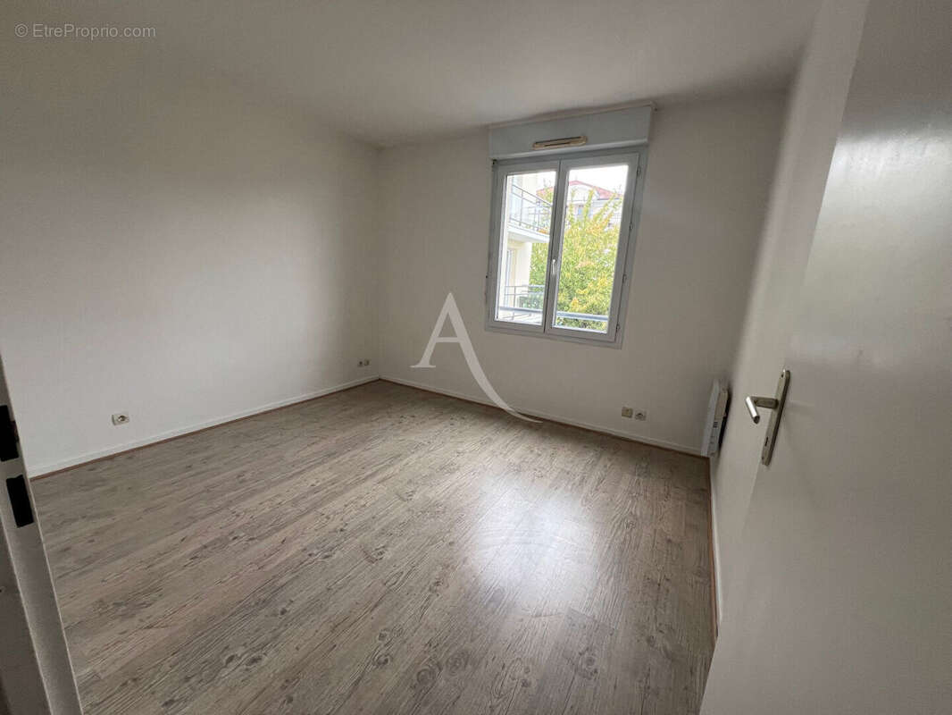 Appartement à BUSSY-SAINT-GEORGES