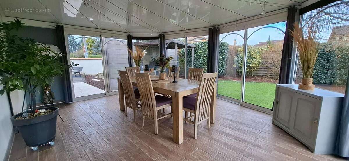 Maison à SAINT-DENIS-LES-BOURG