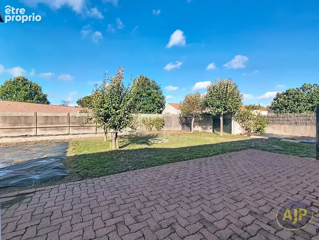 Maison de plain-pied sur une parcelle de + 1000 m² - photo 6