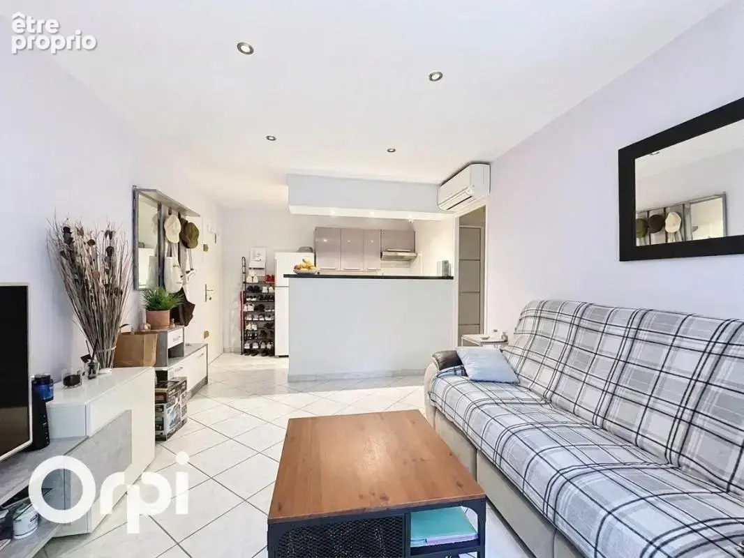Appartement 2 pieces 35 m² + stationnement + cave + jardin + veranda 14 m² + piscine - photo 4