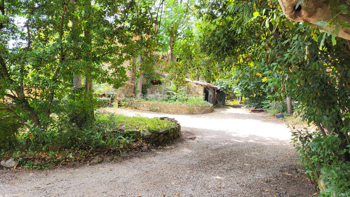 Maison à SAINT-MARCEL-DE-CAREIRET