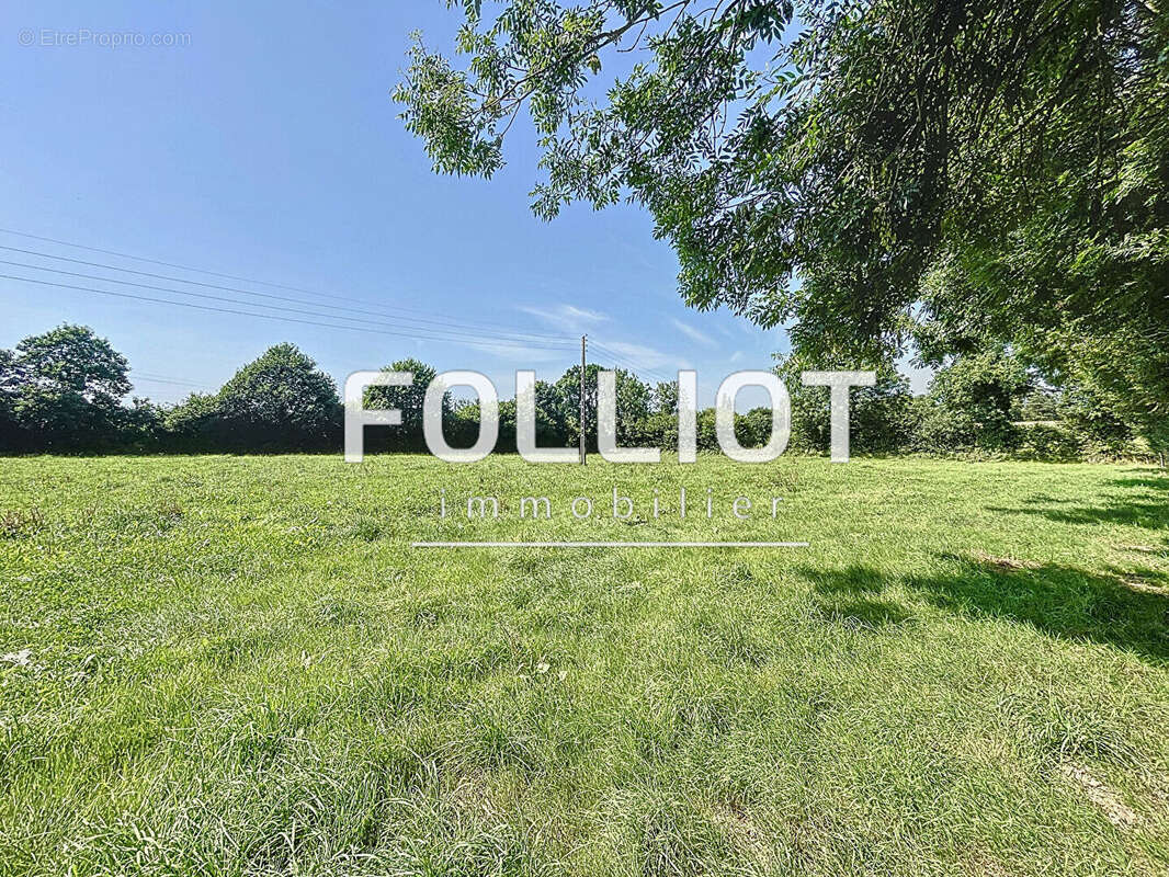 Maison à LE MESNIL-VILLEMAN