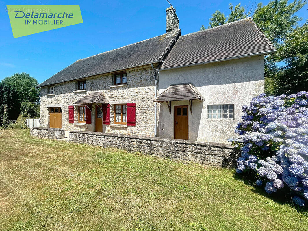 Maison à CHAMPCERVON