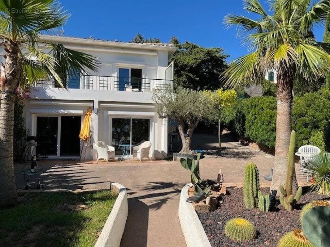 Photo 1 - Appartement à SAINT-RAPHAEL