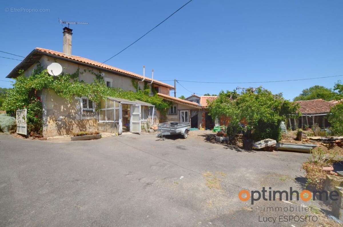  Ensemble immobilier avec énorme potentiel – Nieuil (Charente)  - photo 10