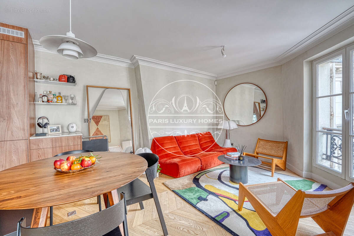 Appartement à PARIS-2E