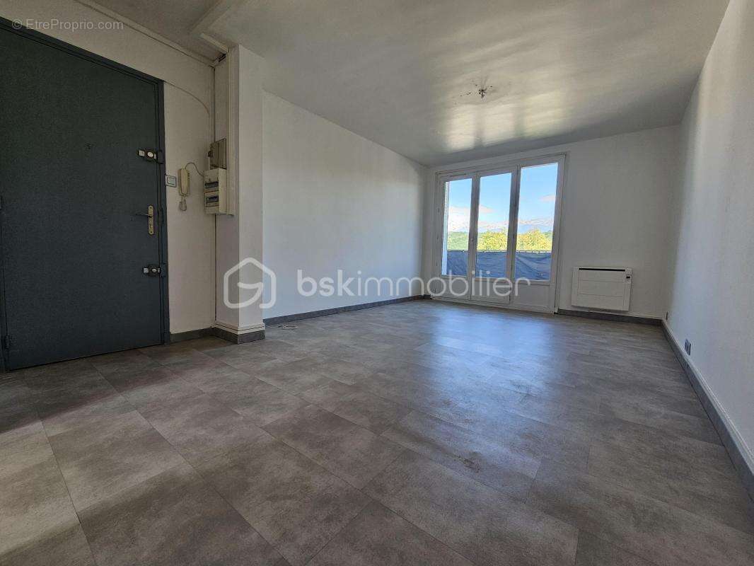 Appartement à LE PONT-DE-CLAIX