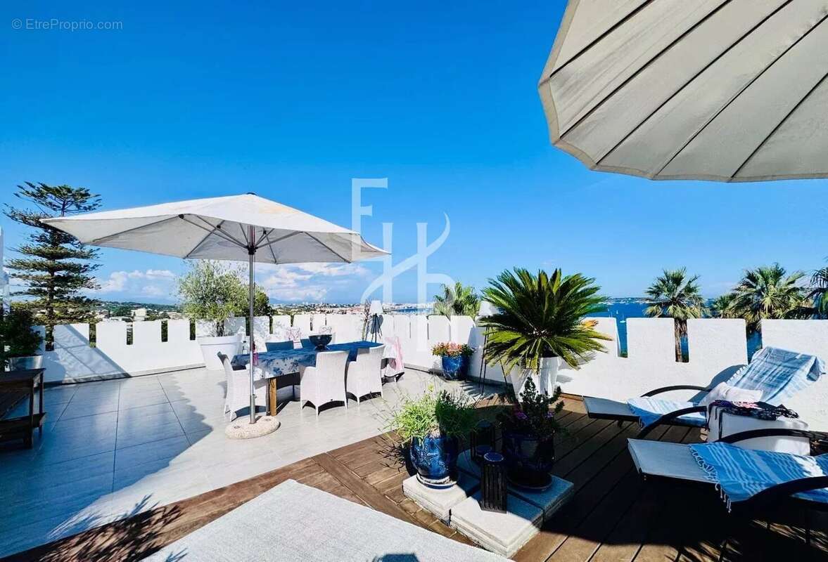 Appartement à VALLAURIS