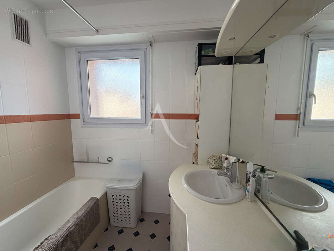 Pau Quartier Saint-Dominique / Appartement T3 lumineux avec cave et garage possible - photo 6