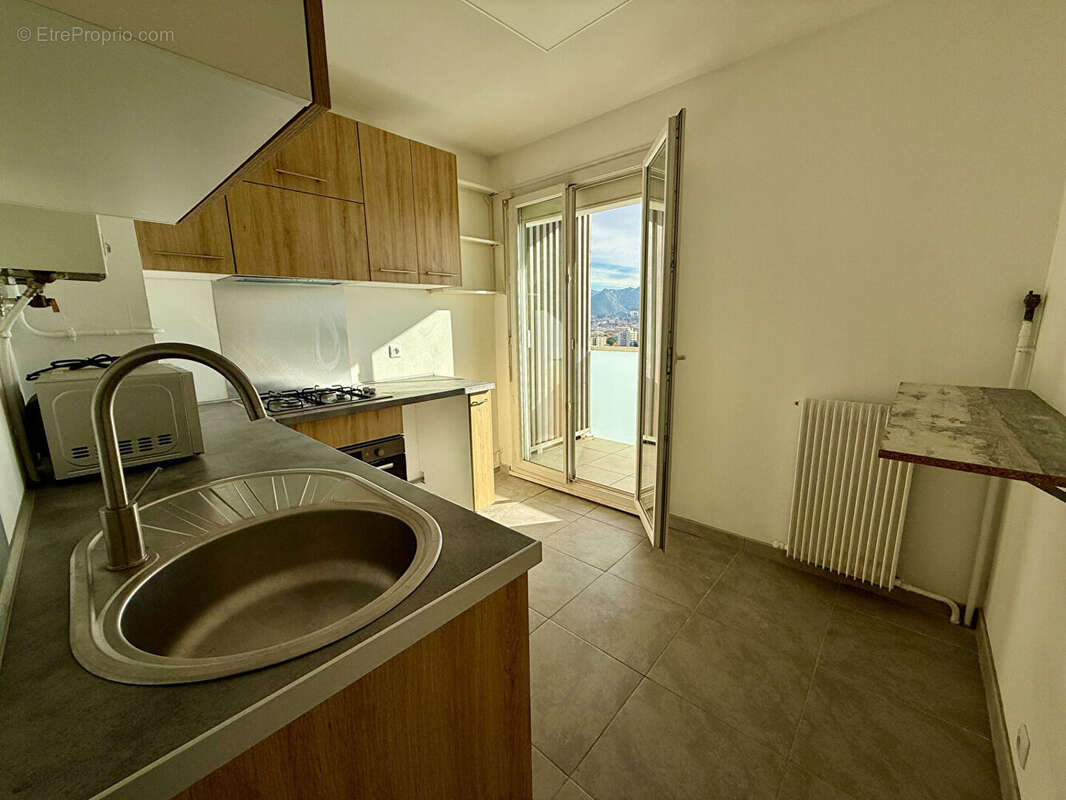 Appartement à MARSEILLE-11E